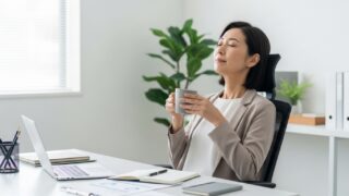 コンビニのコーヒー比較｜プロフィール：30〜50代の主婦・主夫向け。自宅でカフェのような一杯を楽しみたい初心者に向けて、コーヒーの基礎から丁寧に調査・解説するブログ。