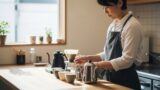 コンビニのコーヒー比較｜プロフィール：30〜50代の主婦・主夫向け。自宅でカフェのような一杯を楽しみたい初心者に向けて、コーヒーの基礎から丁寧に調査・解説するブログ。