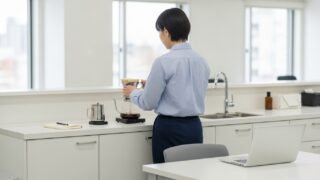 コンビニのコーヒー比較｜プロフィール：30〜50代の主婦・主夫向け。自宅でカフェのような一杯を楽しみたい初心者に向けて、コーヒーの基礎から丁寧に調査・解説するブログ。