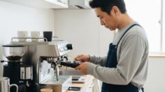 コンビニのコーヒー比較｜プロフィール：30〜50代の主婦・主夫向け。自宅でカフェのような一杯を楽しみたい初心者に向けて、コーヒーの基礎から丁寧に調査・解説するブログ。