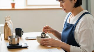 コンビニのコーヒー比較｜プロフィール：30〜50代の主婦・主夫向け。自宅でカフェのような一杯を楽しみたい初心者に向けて、コーヒーの基礎から丁寧に調査・解説するブログ。